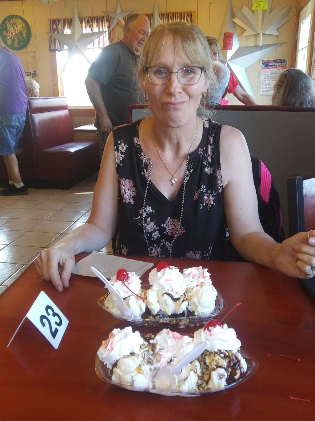 Racers Restaurant | restaurant | 8397 US-62, South Dayton, NY 14138, USA | 7169883301 OR +1 716-988-3301