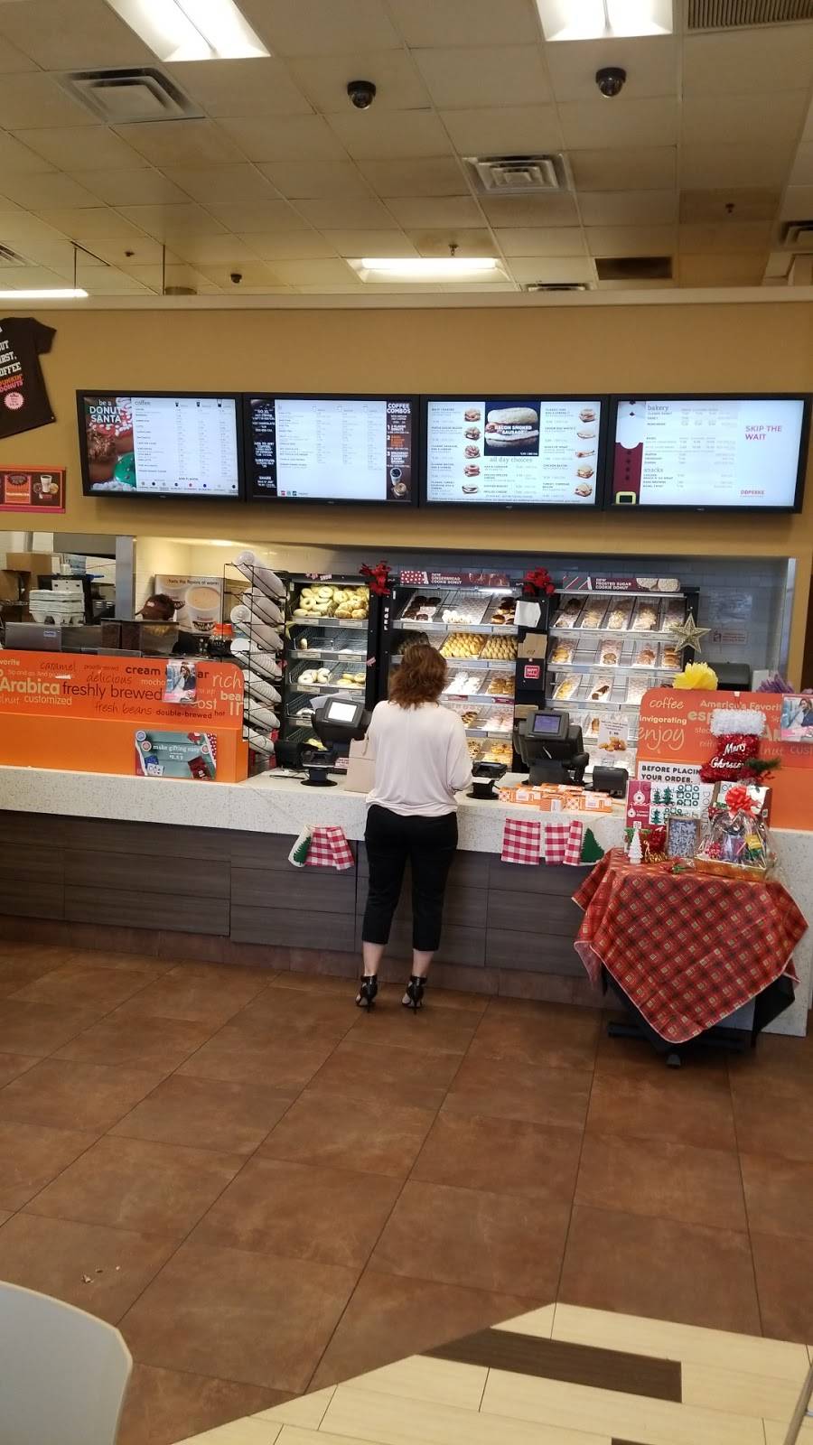 Dunkin | bakery | 3100 Alafaya Trail Ste 1018, Oviedo, FL 32765, USA | 4075424947 OR +1 407-542-4947