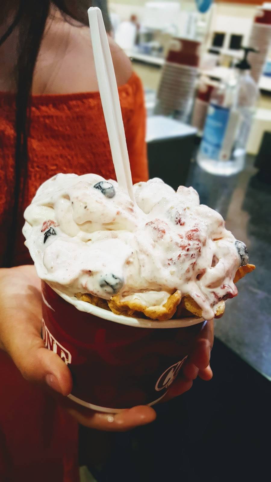 Cold Stone Creamery | bakery | 356 High St, Morgantown, WV 26505, USA | 3042922653 OR +1 304-292-2653