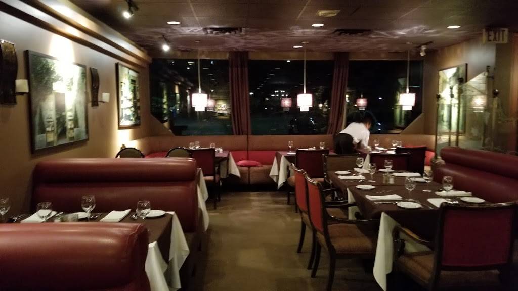 Santos Italian Cuisine | restaurant | 10 Royal Orchard Blvd, Thornhill, ON L3T 3C3, Canada | 9057310352 OR +1 905-731-0352