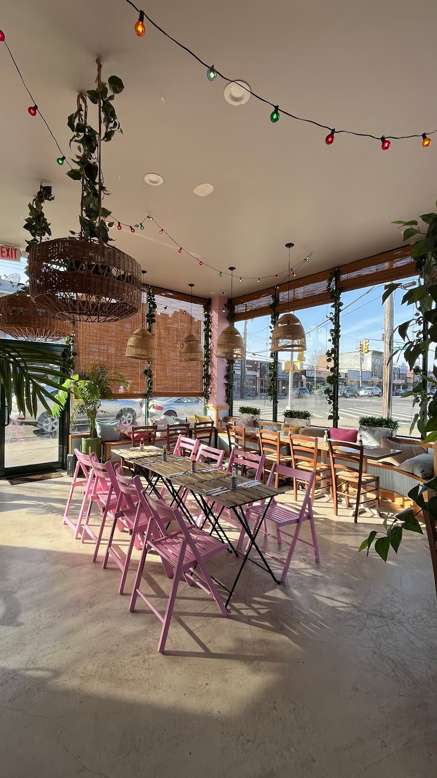 Lolas | restaurant | 2101 Flatbush Ave, Brooklyn, NY 11234, USA | 9292843675 OR +1 929-284-3675