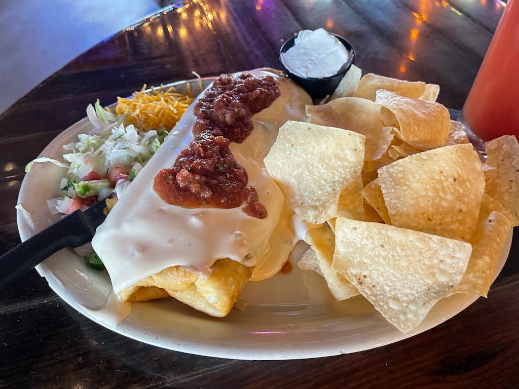 Chucks Bar | restaurant | 600 N Santa Fe Ave, Salina, KS 67401, USA | 7854043225 OR +1 785-404-3225