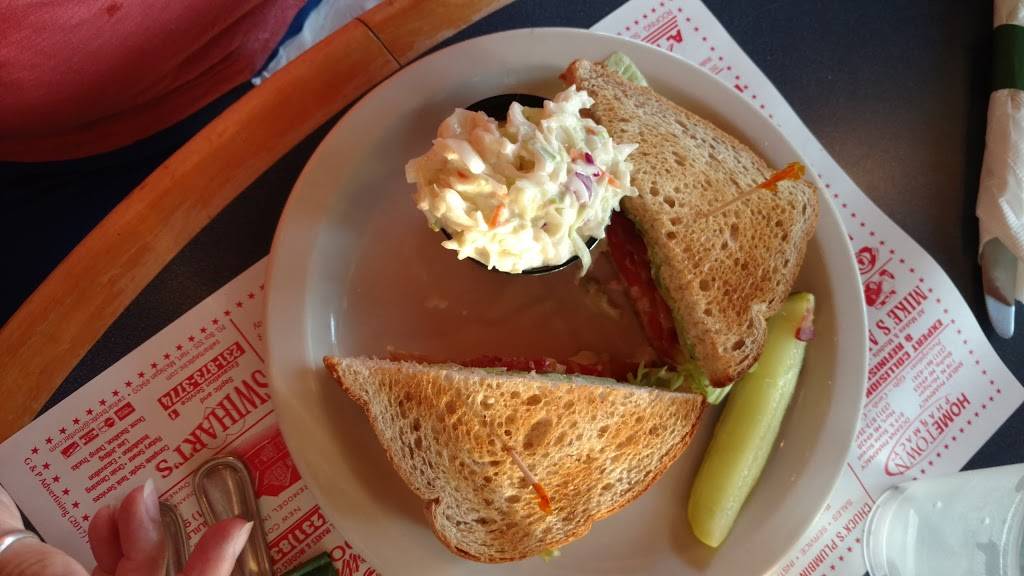 Boathouse Bar & Grille | restaurant | 5164 Monroe Rd, Pentwater, MI 49449, USA | 2318694588 OR +1 231-869-4588