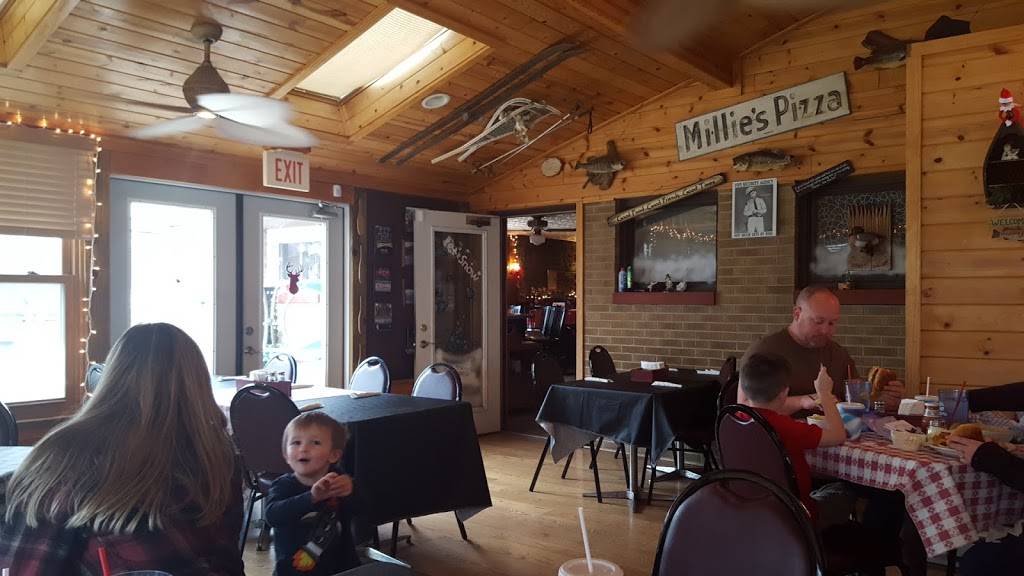 Dustys Pizza | restaurant | 7613 Howe Rd, Wonder Lake, IL 60097, USA | 8156532400 OR +1 815-653-2400