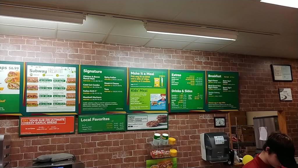 Subway Restaurants | restaurant | 615 Main St, Westbrook, ME 04092, USA | 2078543287 OR +1 207-854-3287