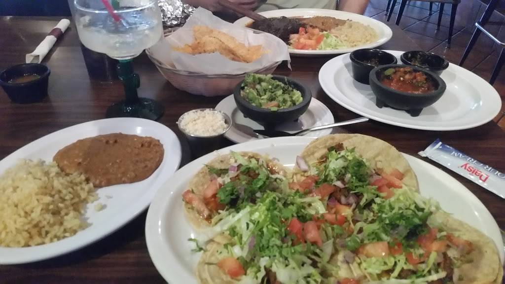 La Casa de Alberto | restaurant | 624 W National Ave, Milwaukee, WI 53204, USA | 4146435715 OR +1 414-643-5715