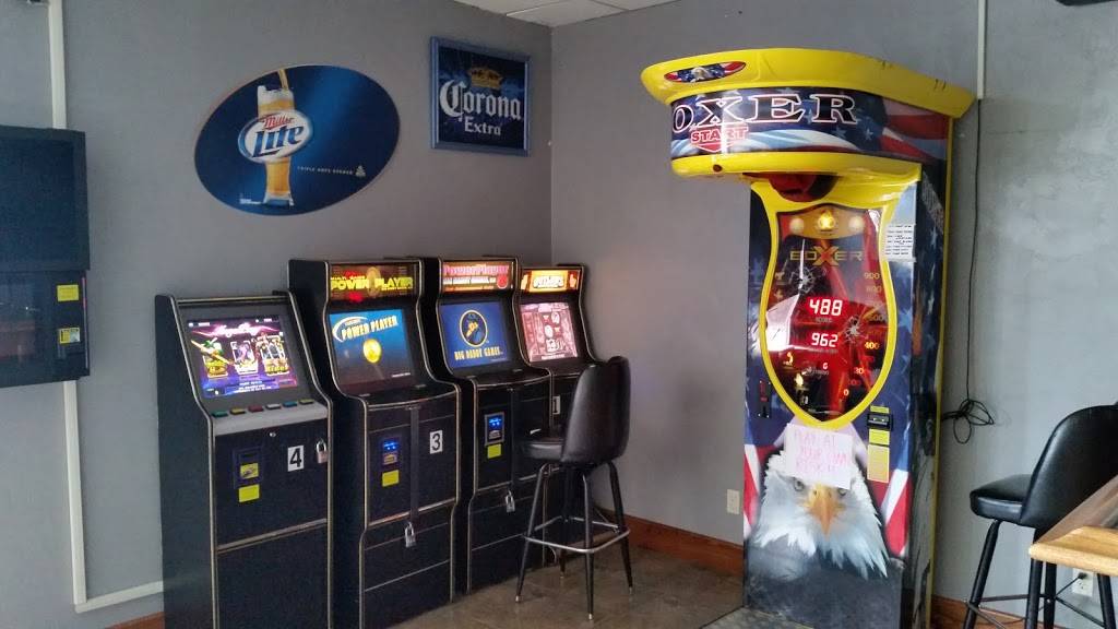 Thai Cuisine & Tavern | restaurant | 50 Maritime Dr, Manitowoc, WI 54220, USA | 9207695037 OR +1 920-769-5037