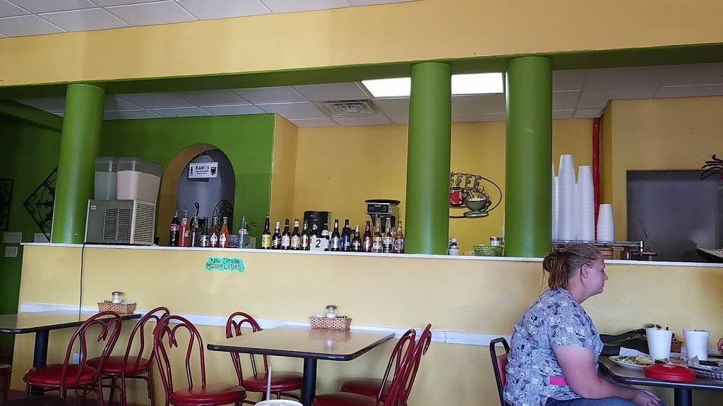 Mendoza Cafe | restaurant | 680 TX-16, Bandera, TX 78003, USA | 8307969332 OR +1 830-796-9332