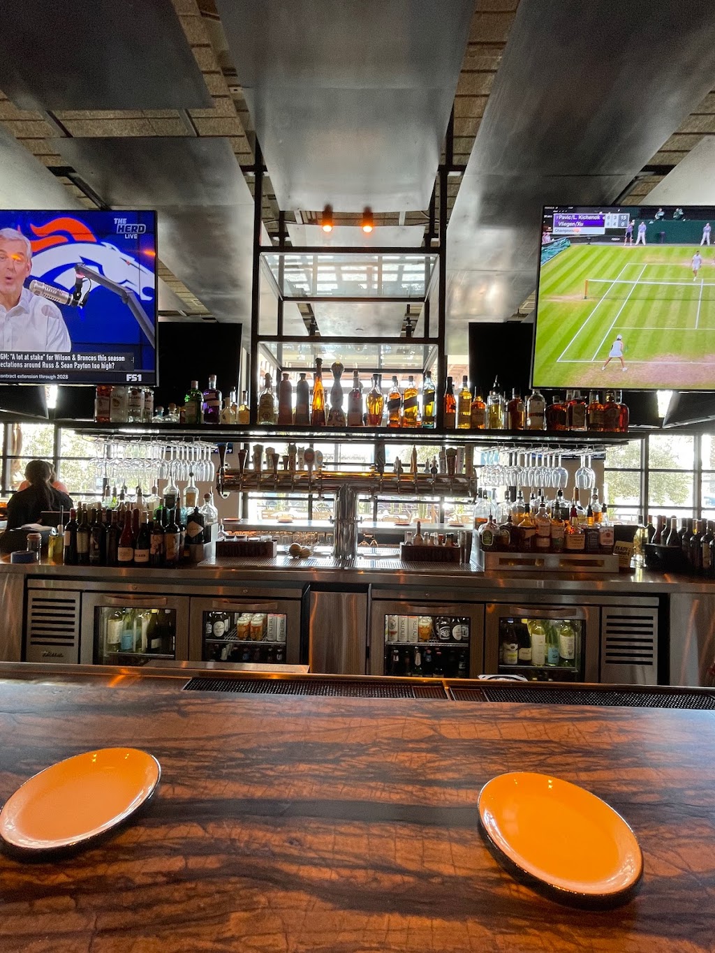 The VIG Park West | restaurant | 9824 W Northern Ave #1845, Peoria, AZ 85345, USA | 6232317597 OR +1 623-231-7597