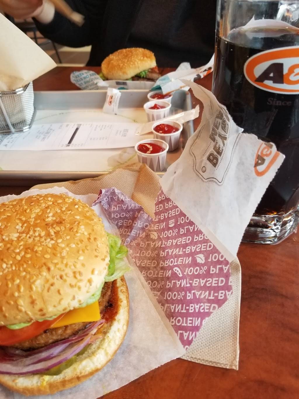 A&W Canada | restaurant | 859 Chemin Saint-Féréol, Les Cèdres, QC J7T 1N2, Canada | 4504524717 OR +1 450-452-4717