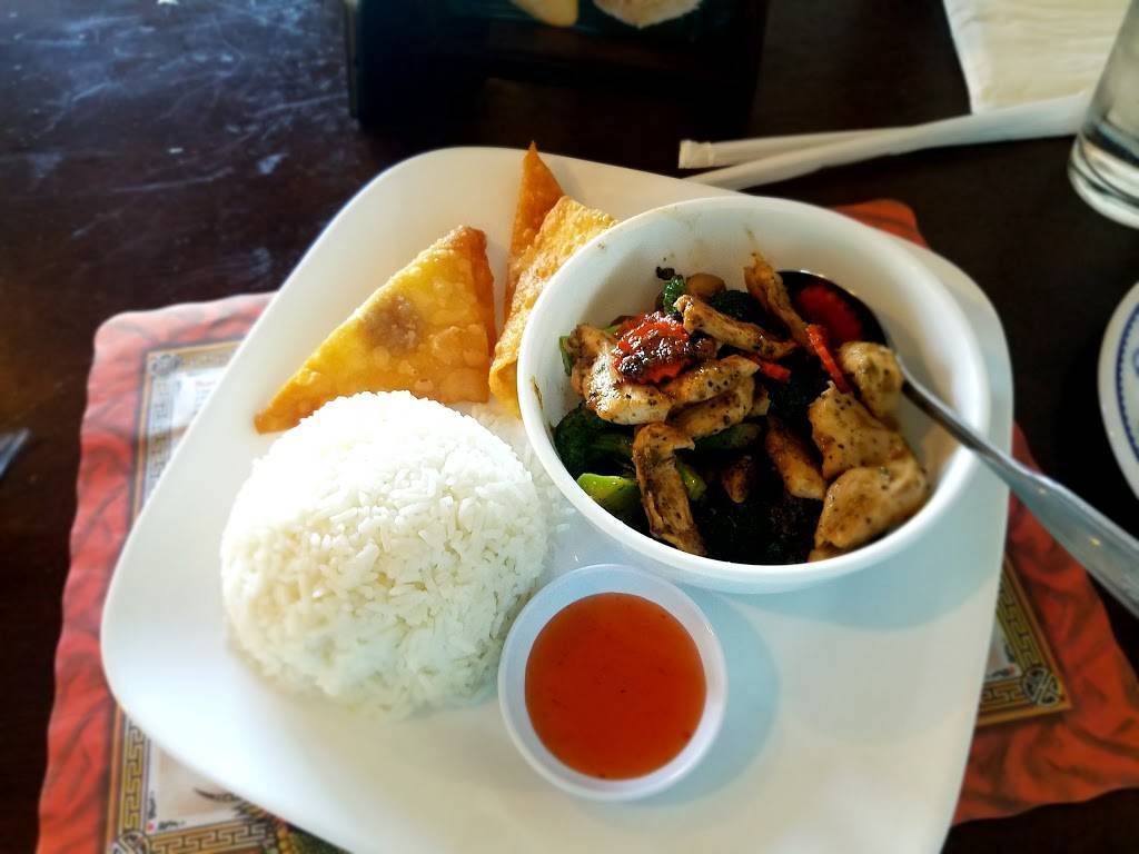 Bangkok Sapphires | Thai Cusine | restaurant | 3596 Redondo Beach Blvd, Torrance, CA 90504, USA | 3103296292 OR +1 310-329-6292