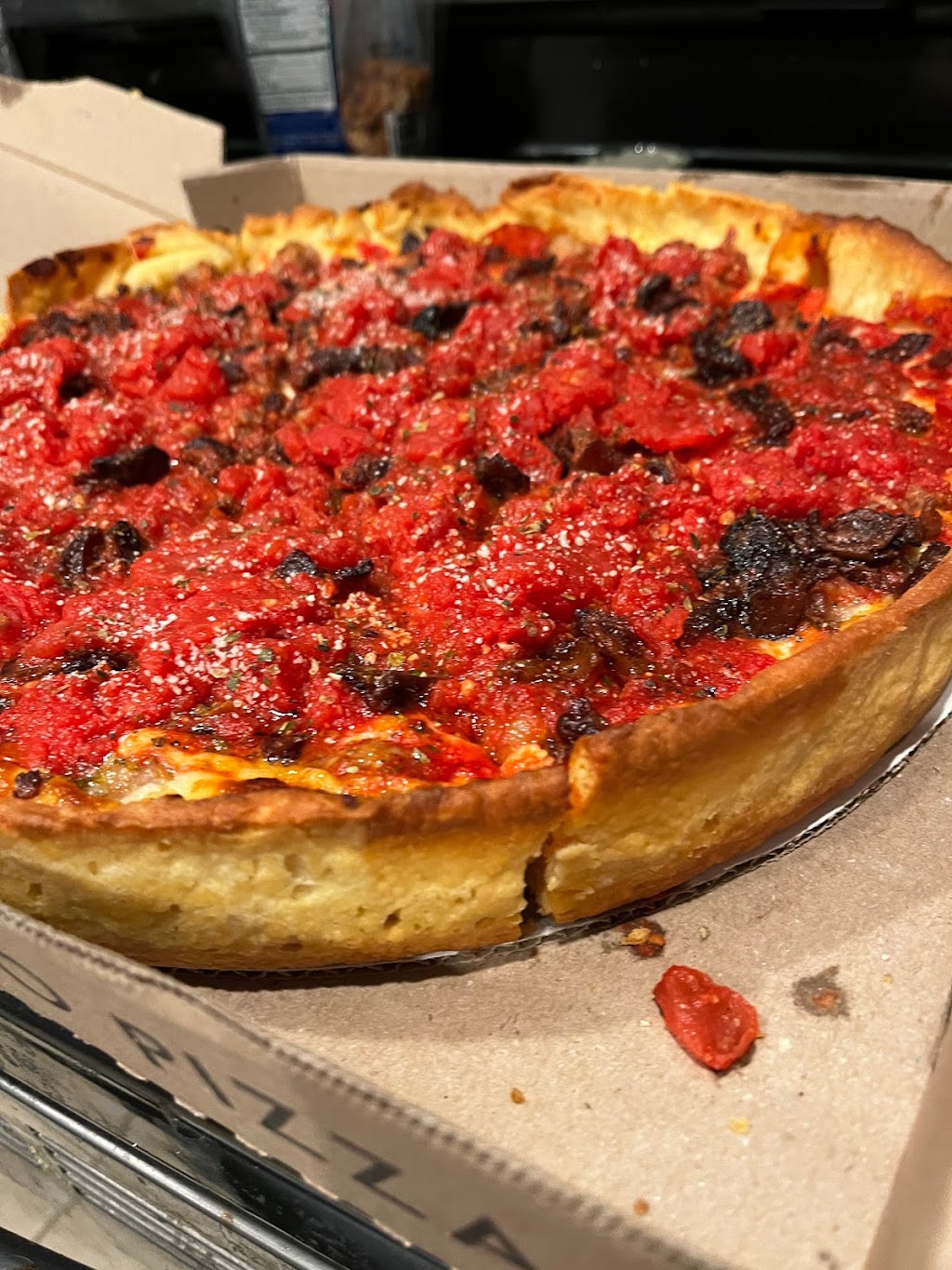 Vero Chicago Pizza | restaurant | 1431 E Williams Field Rd Suite 104, Gilbert, AZ 85295, USA | 4805721207 OR +1 480-572-1207