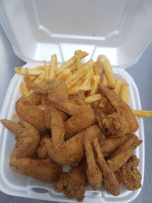 Hook Fish & Chicken | restaurant | 5790 Colerain Ave, Cincinnati, OH 45239, USA | 5138188123 OR +1 513-818-8123