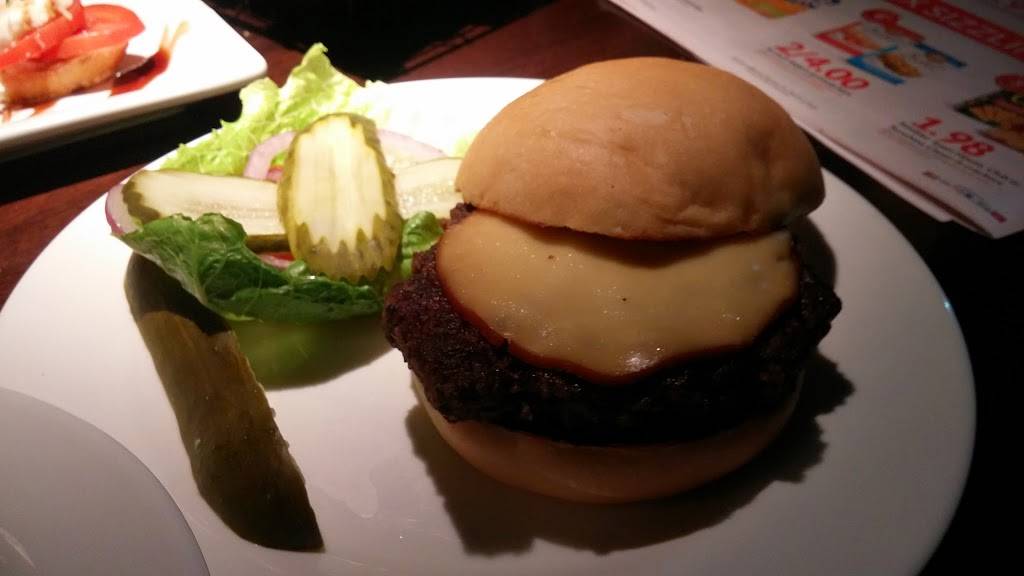 Hy-Vee Market Grille | restaurant | 1005 Hickman Rd, Waukee, IA 50263, USA | 5152162772 OR +1 515-216-2772