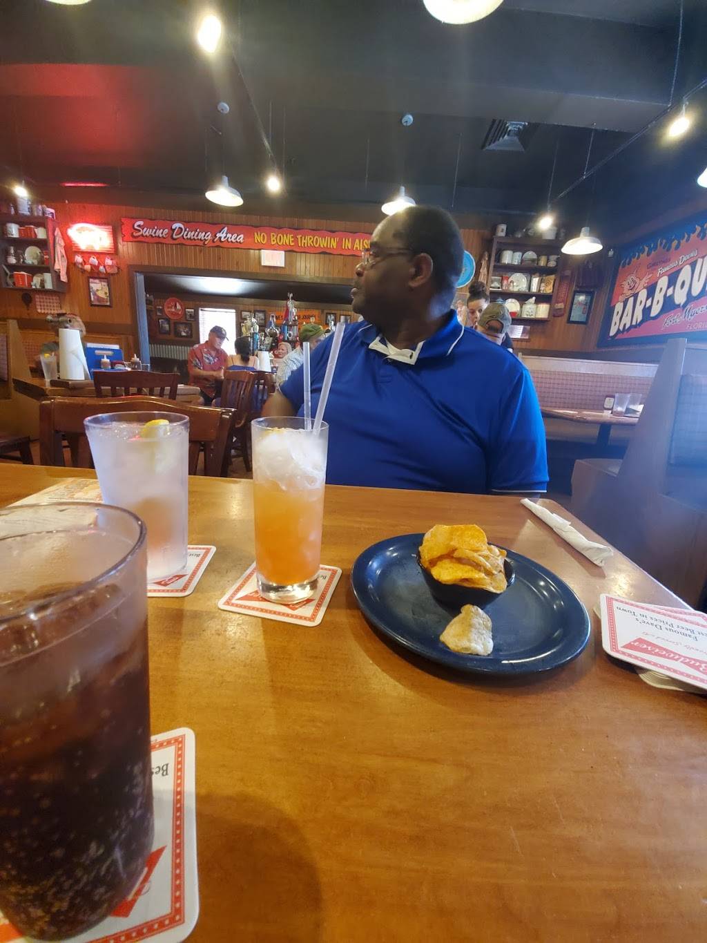 Famous Daves Bar-B-Que | restaurant | 12148 S Cleveland Ave, Fort Myers, FL 33907, USA | 2396903283 OR +1 239-690-3283