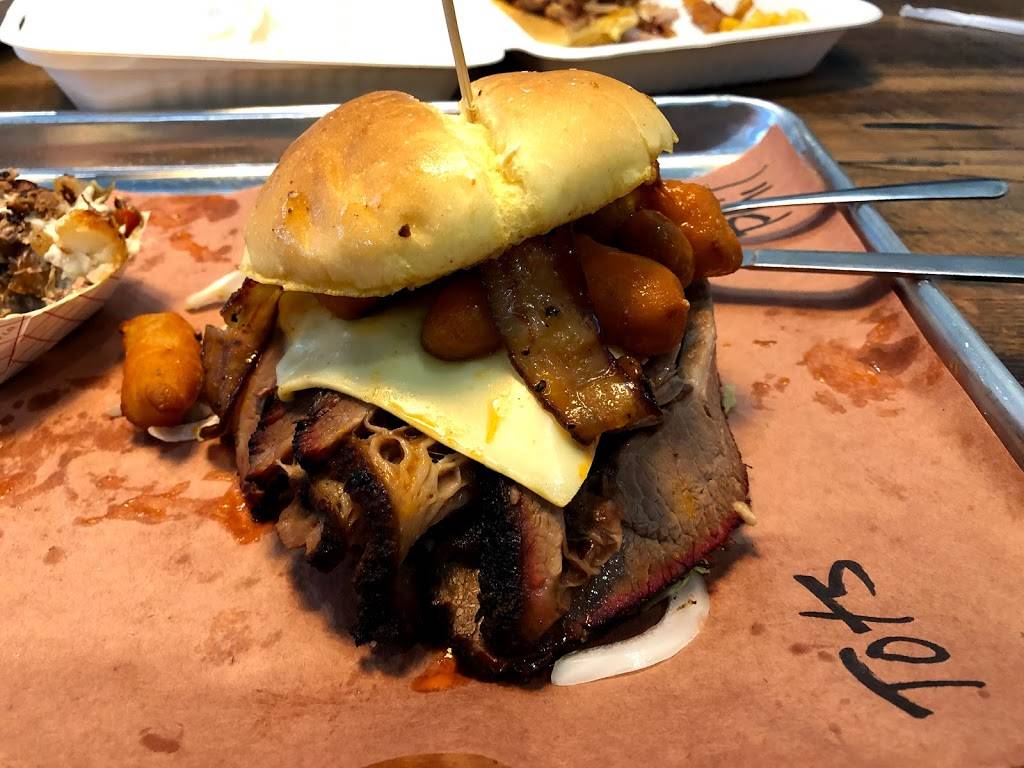 Sugarfire Smoke House | restaurant | 2323 Plum St, Edwardsville, IL 62025, USA | 6186509150 OR +1 618-650-9150