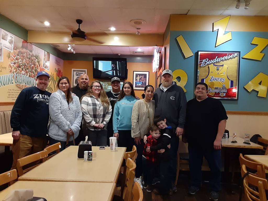 Straw Hat pizza | restaurant | 10729 South St, Cerritos, CA 90703, USA | 5629258441 OR +1 562-925-8441