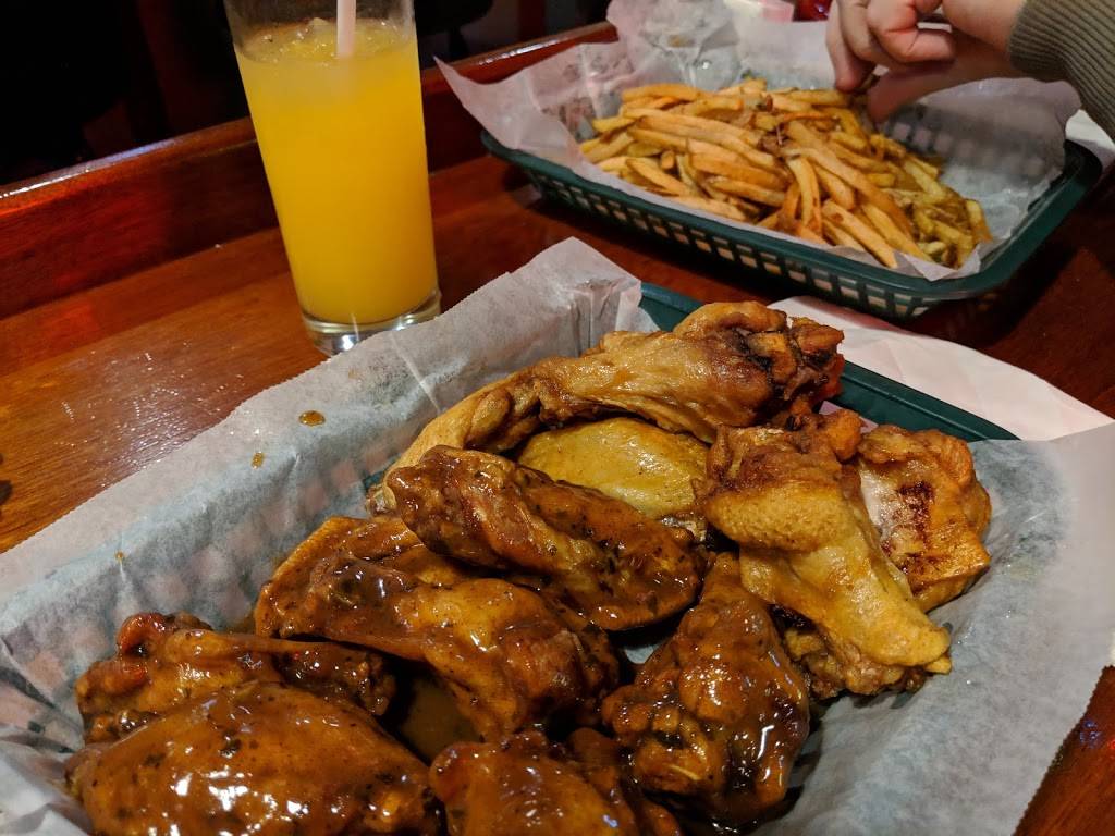 Boomerangs Bar & Grill | restaurant | 1309 E Washington St, Urbana, IL 61802, USA | 2172397264 OR +1 217-239-7264