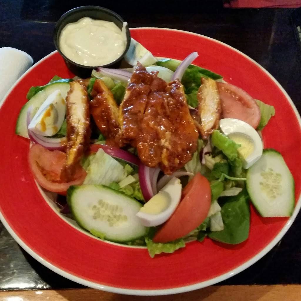 Gus Bar & Grill | restaurant | 2701 W Broad St, Richmond, VA 23220, USA | 8046129275 OR +1 804-612-9275