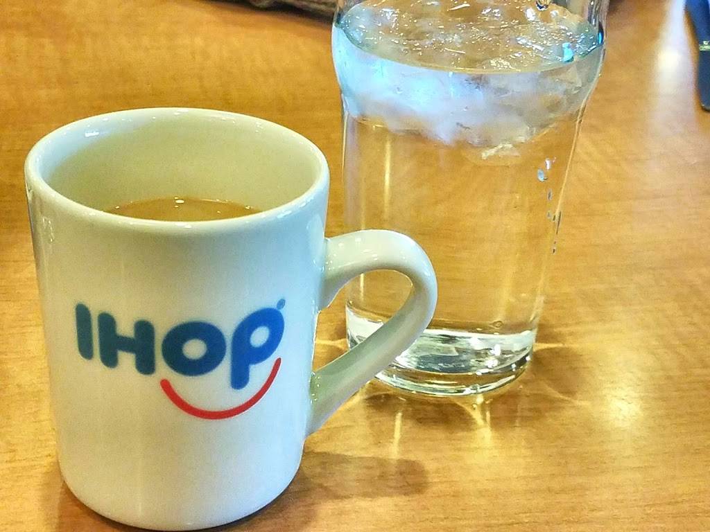 IHOP | restaurant | 913 N Dobson Rd, Mesa, AZ 85201, USA | 4806100792 OR +1 480-610-0792