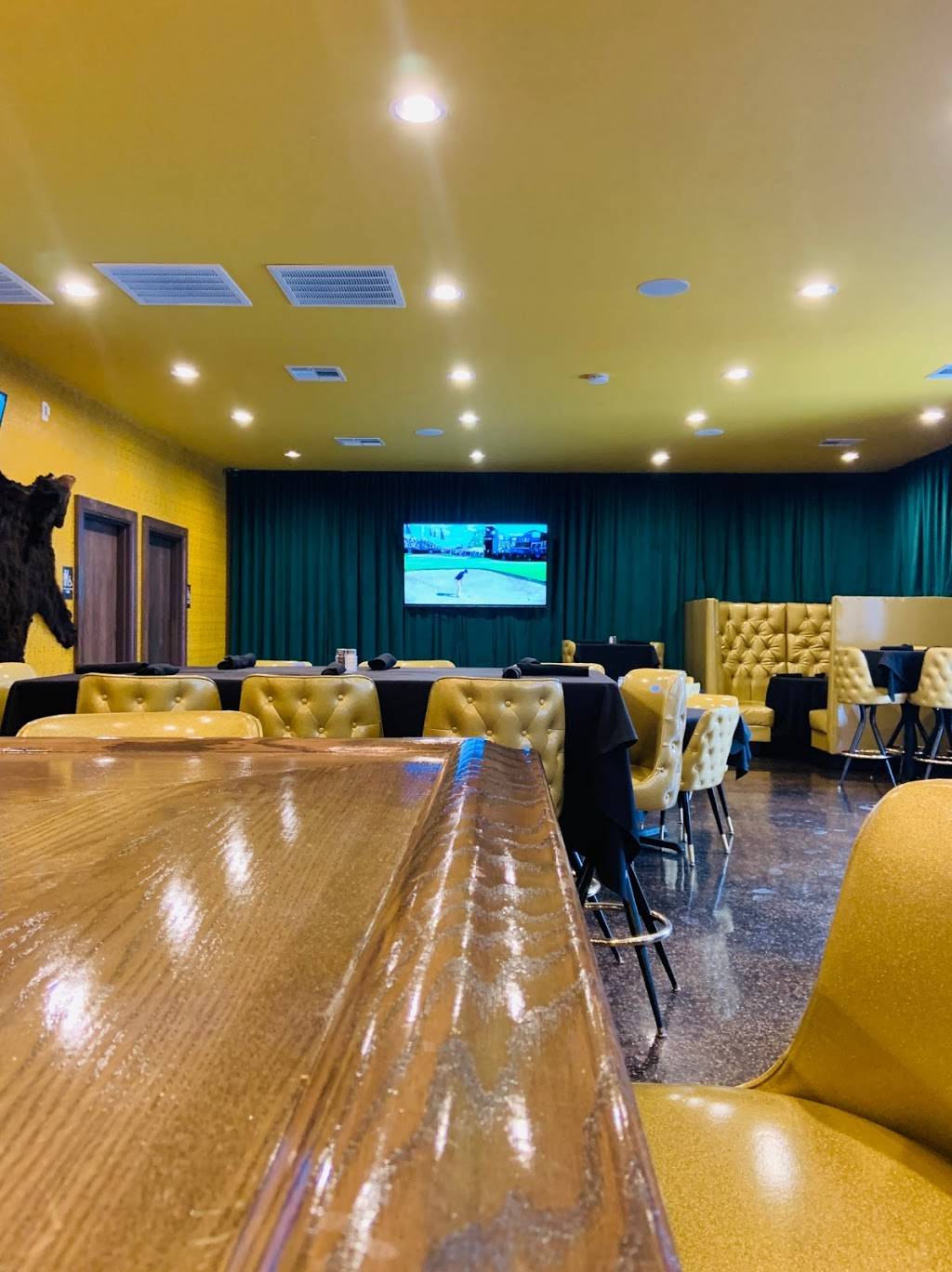 Ned’s Starlite Lounge | restaurant | 7301 N May Ave, Oklahoma City, OK 73116, USA | 4052426100 OR +1 405-242-6100