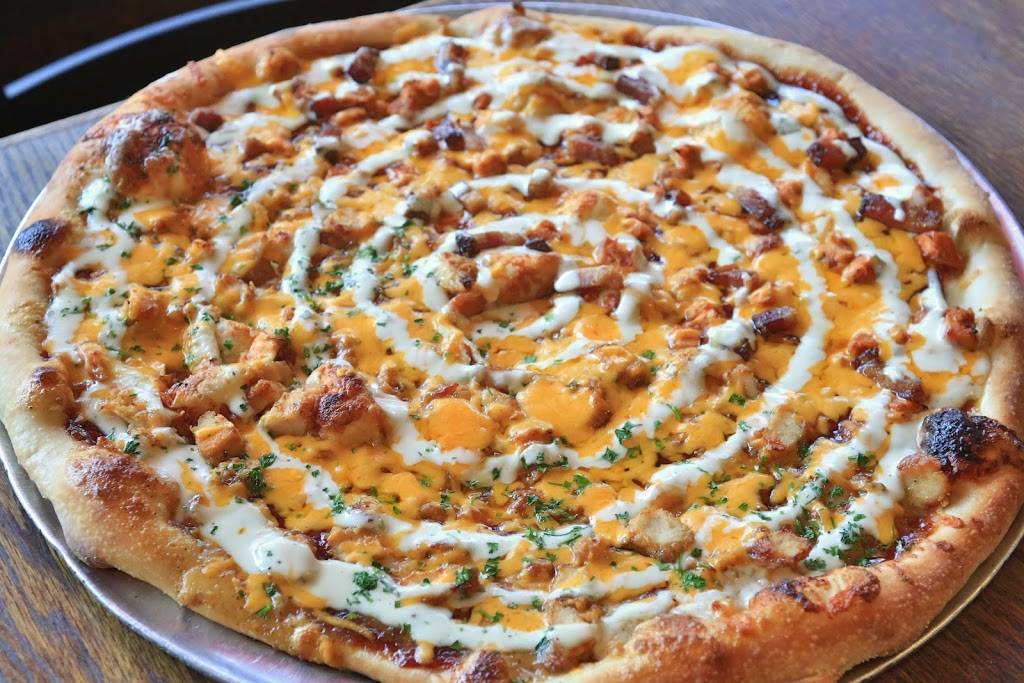 Dimos Pizza Wrigley | meal delivery | 3463 N Clark St, Chicago, IL 60657, USA | 7735254580 OR +1 773-525-4580