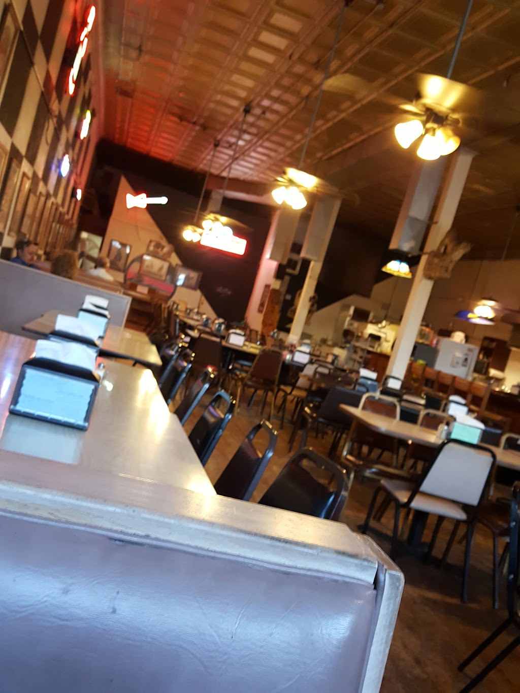 Big Eds | restaurant | 106 W Bressler, Bird City, KS 67731, USA | 7857342475 OR +1 785-734-2475