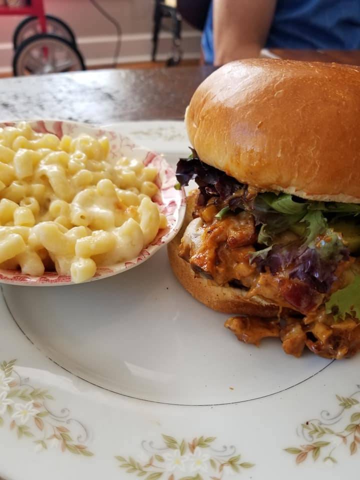 Milton’s | restaurant | 3025 4th Ave, St Paul, VA 24283, USA | 2767383041 OR +1 276-738-3041