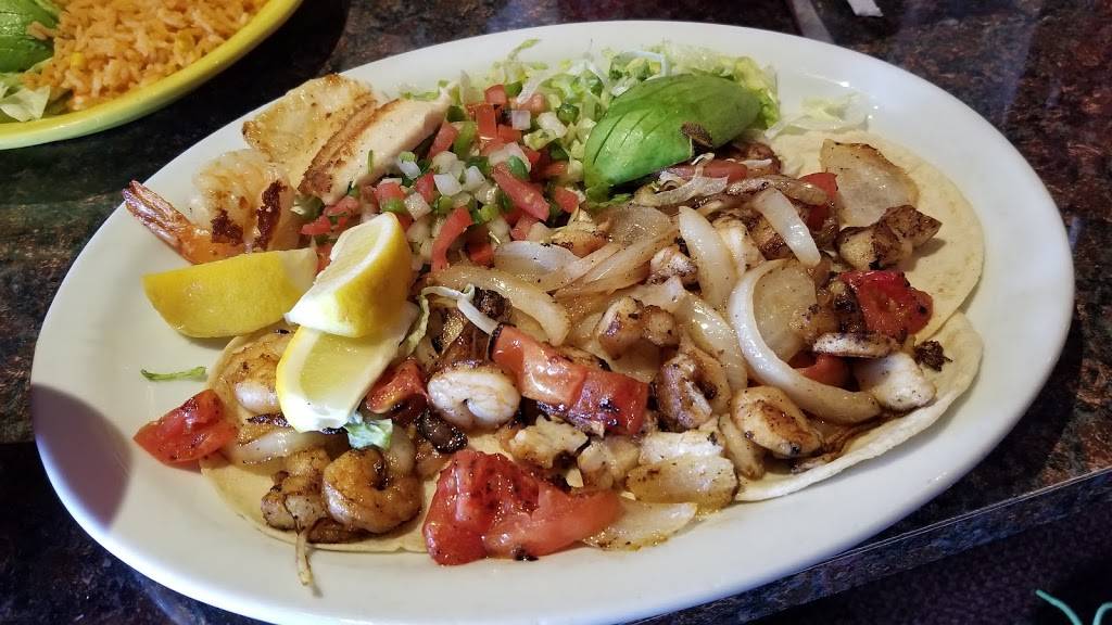 Los Dos Potrillos Mexican Restaurant | restaurant | 8251 S Holly St, Centennial, CO 80122, USA | 7205290299 OR +1 720-529-0299