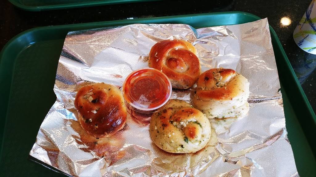 Pizza 300 | restaurant | 1208 NY-300, Newburgh, NY 12550, USA | 8455616161 OR +1 845-561-6161