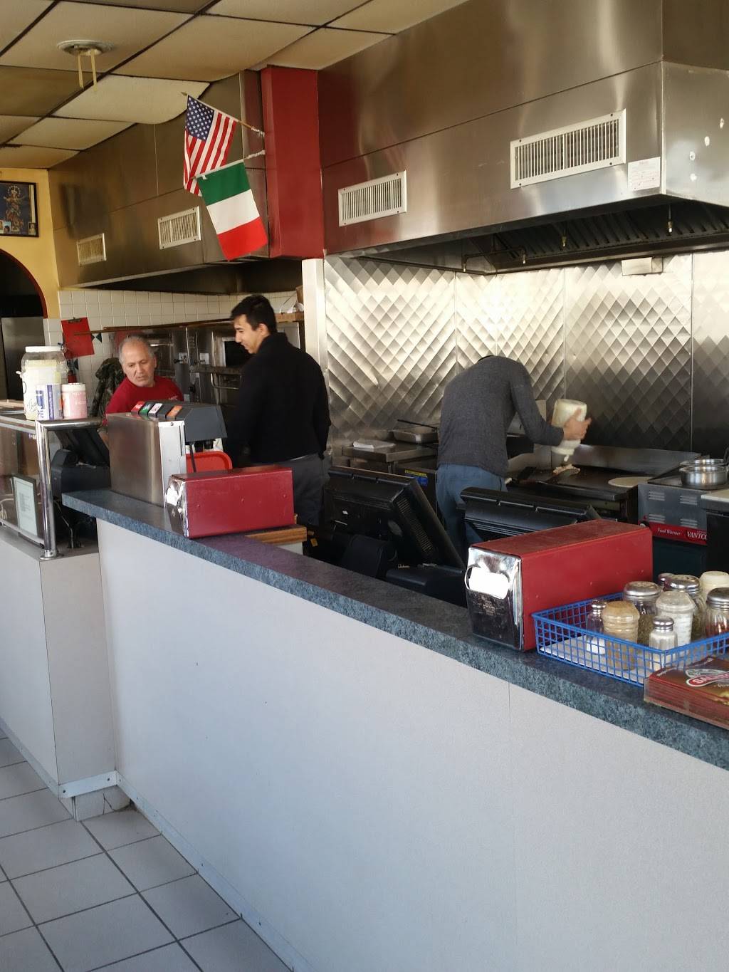 Salvitos Pizza Palace | restaurant | 9045 Ashton Rd, Philadelphia, PA 19136, USA | 2156767070 OR +1 215-676-7070