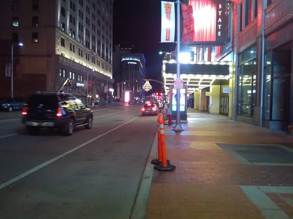 Subway | restaurant | 1800 Euclid Ave, Cleveland, OH 44115, USA | 2166871017 OR +1 216-687-1017