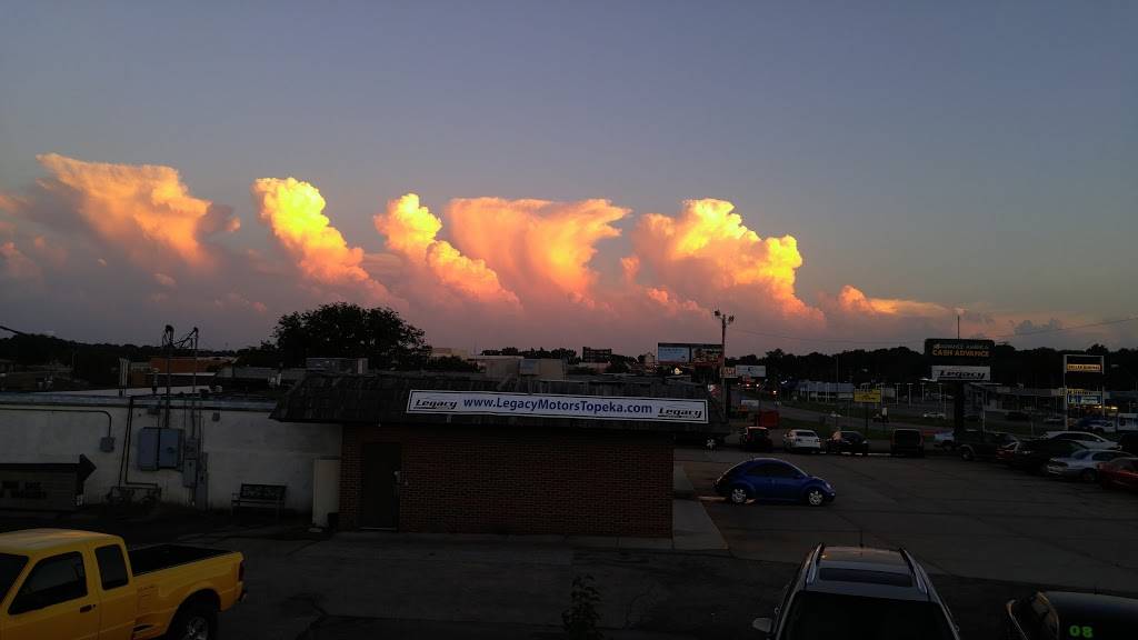 Wendys | restaurant | 3250 SW Topeka Blvd, Topeka, KS 66611, USA | 7852673288 OR +1 785-267-3288