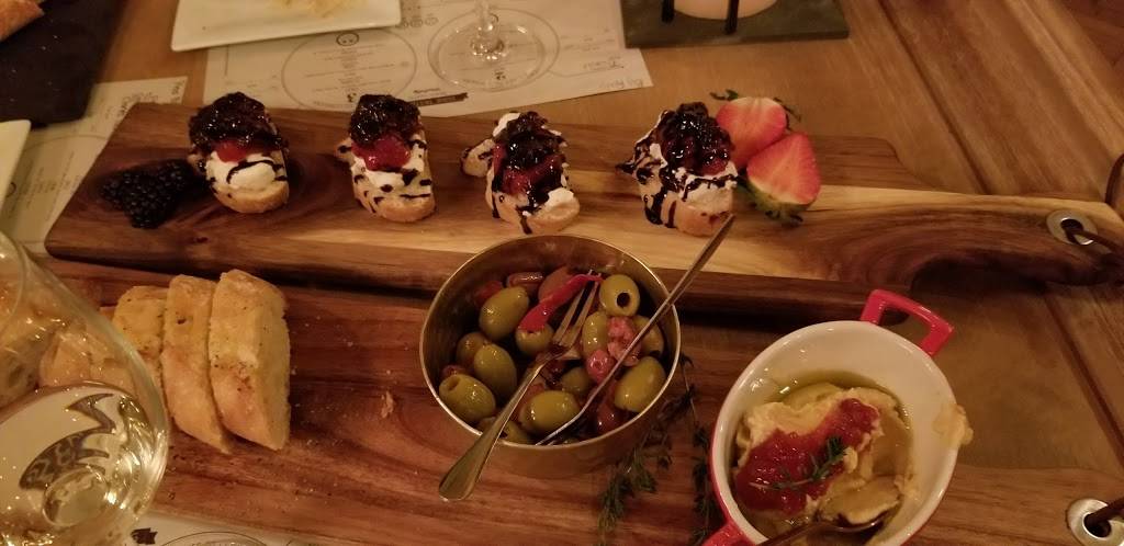 CRUSH Wine Bar Ltd. | restaurant | 3031-103 Valley Ave, Winchester, VA 22601, USA | 5405500103 OR +1 540-550-0103