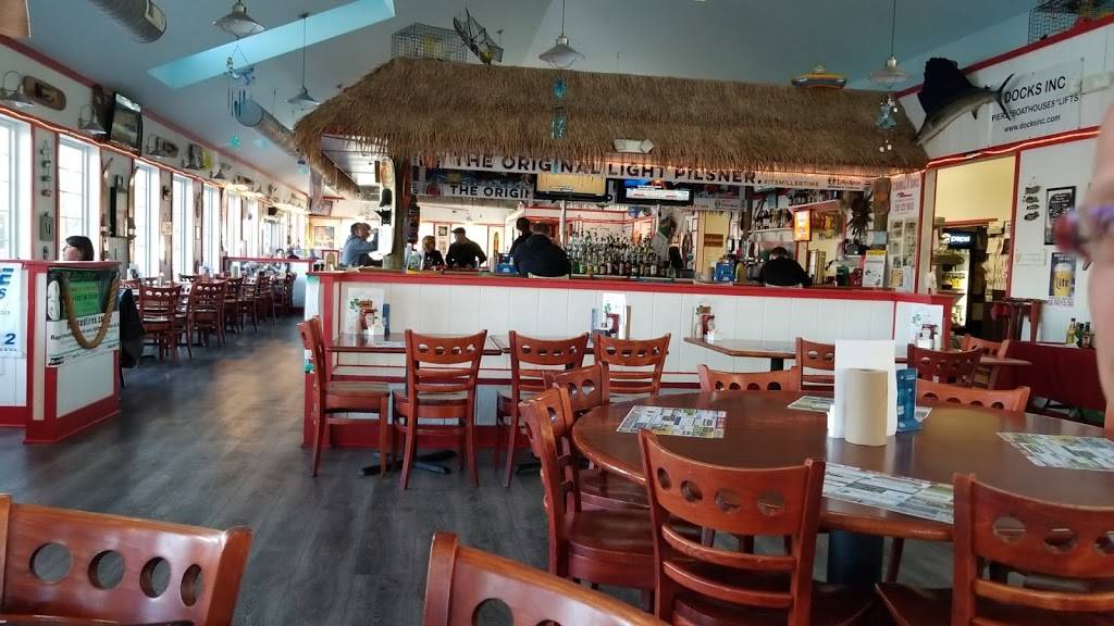 Tims at Lake Anna Restaurant & Crabhouse | restaurant | 200 G Boardwalk Way, Mineral, VA 23117, USA | 5408945011 OR +1 540-894-5011