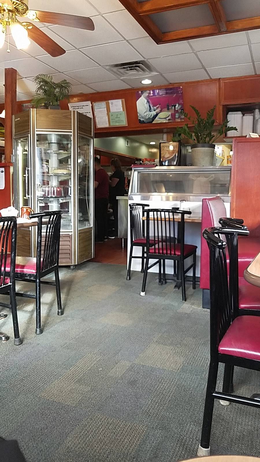 Michael’s Family Restaurant | restaurant | 2220 W Wisconsin Ave, Milwaukee, WI 53233, USA | 4143447333 OR +1 414-344-7333