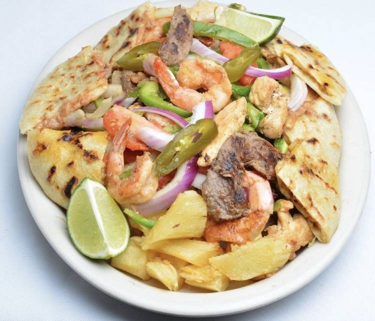 Leylas Restaurant | restaurant | 5607 Sargent Rd, Chillum, MD 20782, USA | 3018532233 OR +1 301-853-2233