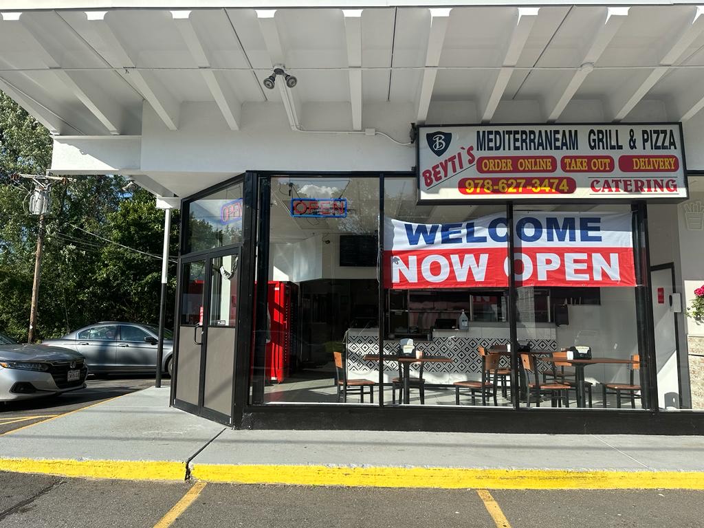 Beytis Mediterranean Grill and Pizza | restaurant | 548 John Fitch Hwy, Fitchburg, MA 01420, USA | 9786273474 OR +1 978-627-3474