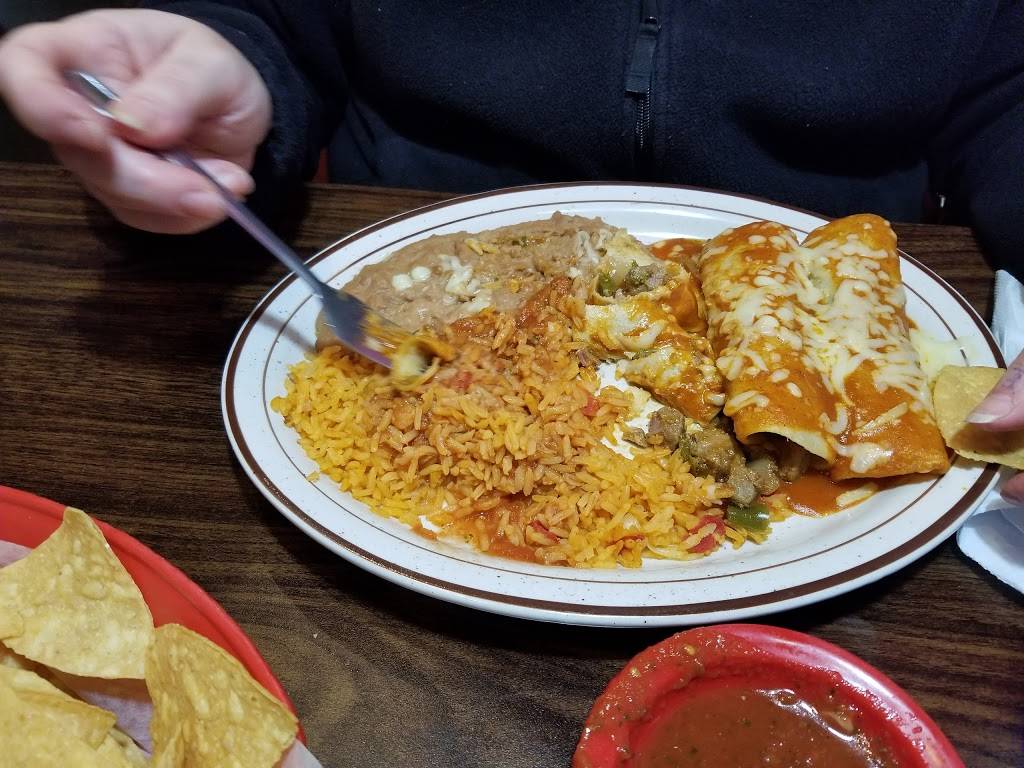Fiesta Del Rio Mexican Kitchen | restaurant | 854 W Coshocton St, Johnstown, OH 43031, USA | 7409663316 OR +1 740-966-3316
