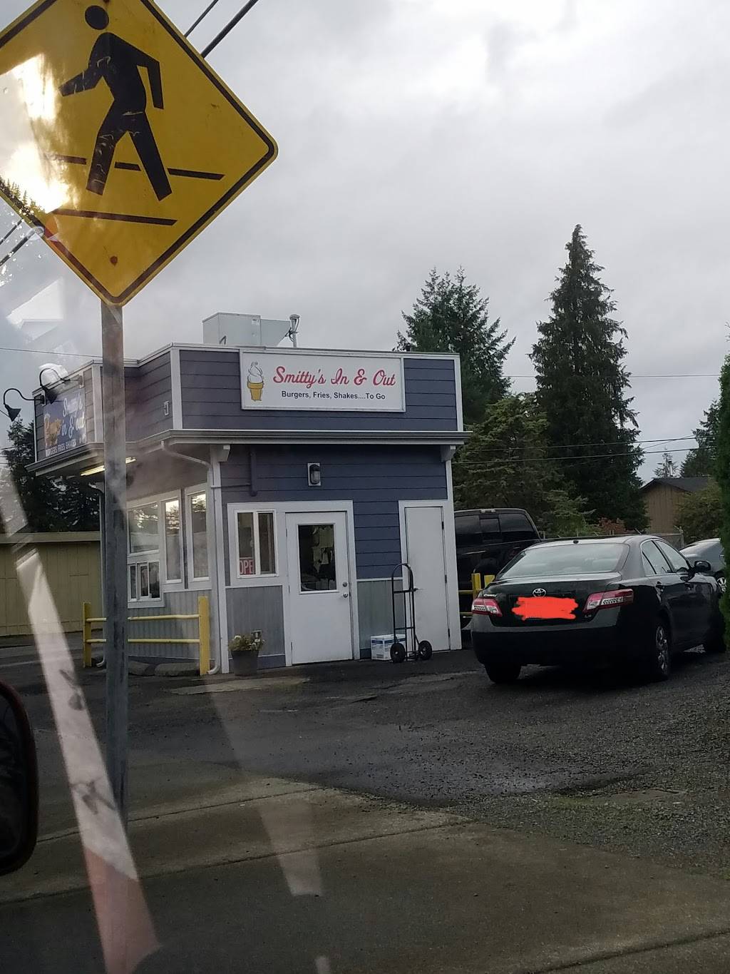 Smittys In & Out | restaurant | 1424 W Main St, Elma, WA 98541, USA | 3604822912 OR +1 360-482-2912