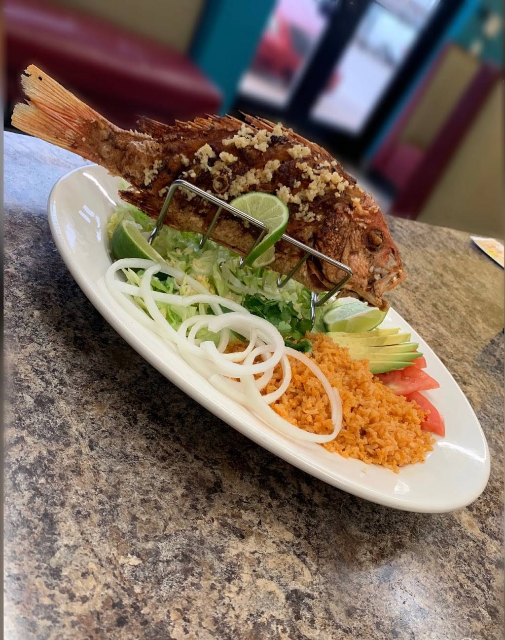 Más amigos | restaurant | 705 N Neil St, Champaign, IL 61822, USA | 2176070499 OR +1 217-607-0499