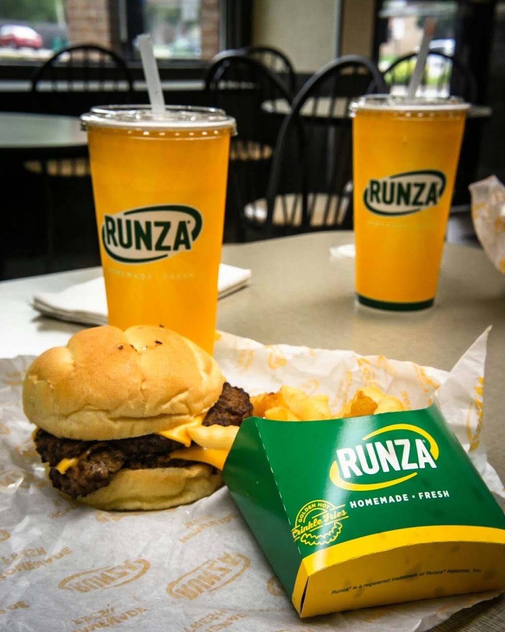 Runza Restaurant | restaurant | 937 S 13th St, Lincoln, NE 68508, USA | 4024757320 OR +1 402-475-7320
