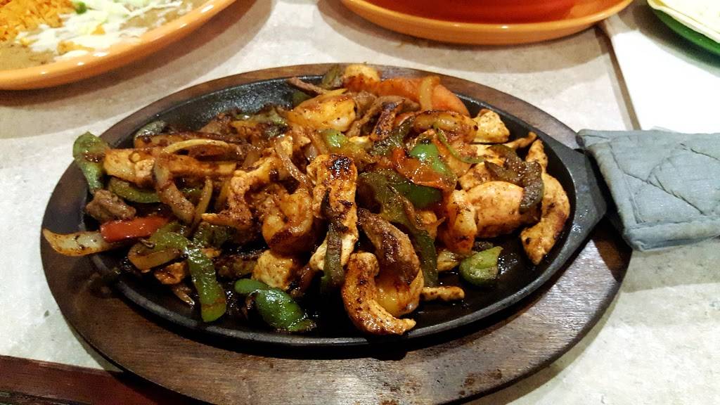 La Parrilla Mexican Grill | restaurant | 2100 Power Plant Pkwy, Hampton, VA 23666, USA | 7578250007 OR +1 757-825-0007