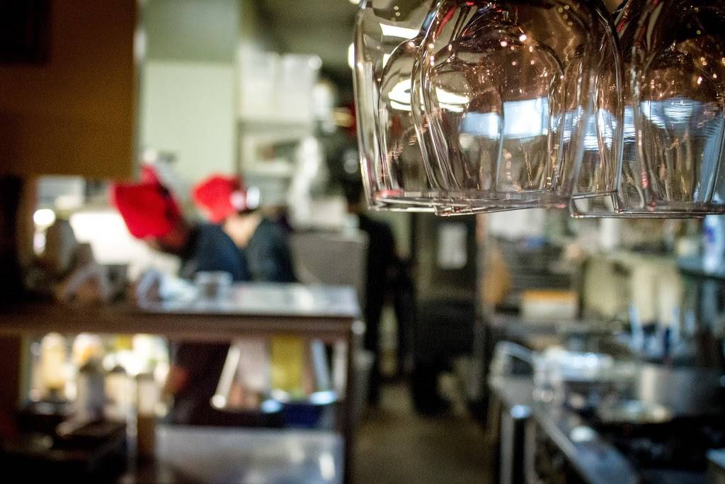 Four Seasons Bistro | restaurant | 474305 E State Rd 200, Fernandina Beach, FL 32034, USA | 9043106821 OR +1 904-310-6821