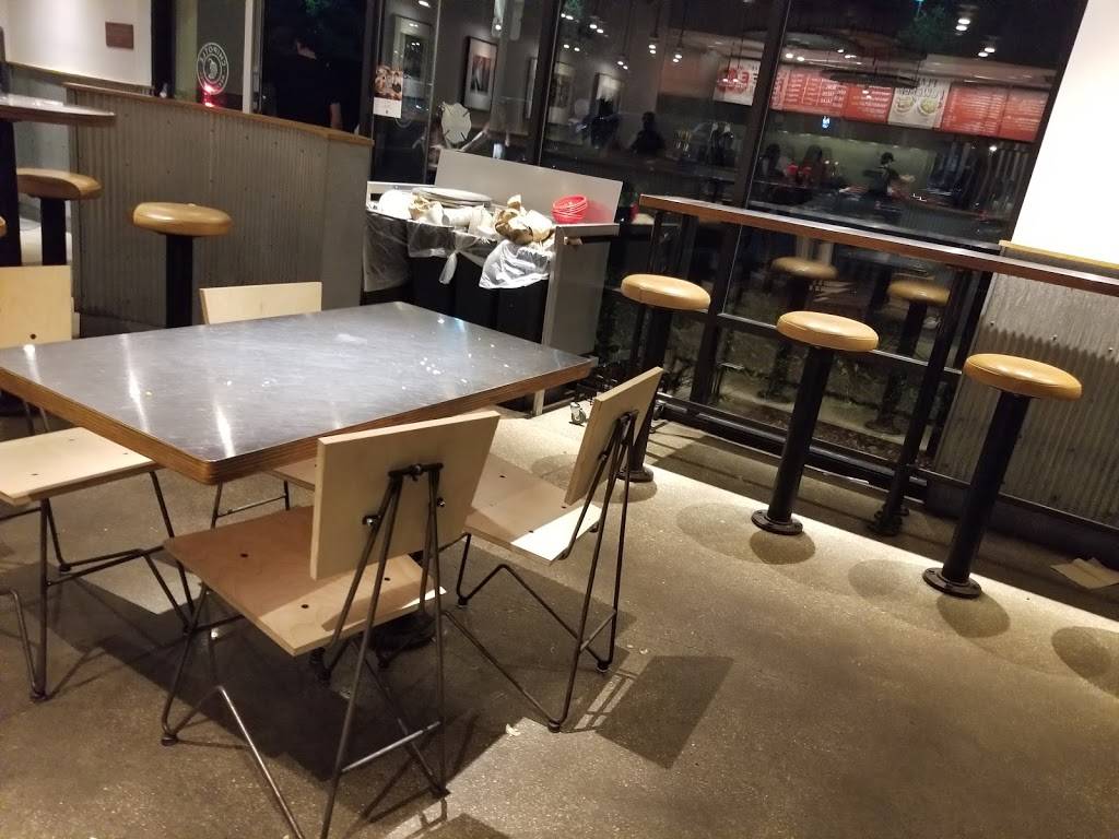 Chipotle Mexican Grill | restaurant | 1495 E, FL-50 Ste 200, Clermont, FL 34711, USA | 3523940175 OR +1 352-394-0175