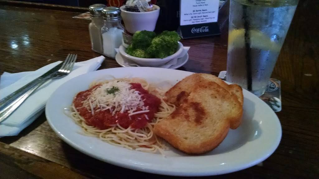 Village Tavern | restaurant | 122 Walkers Village Way, Walkersville, MD 21793, USA | 3018452262 OR +1 301-845-2262