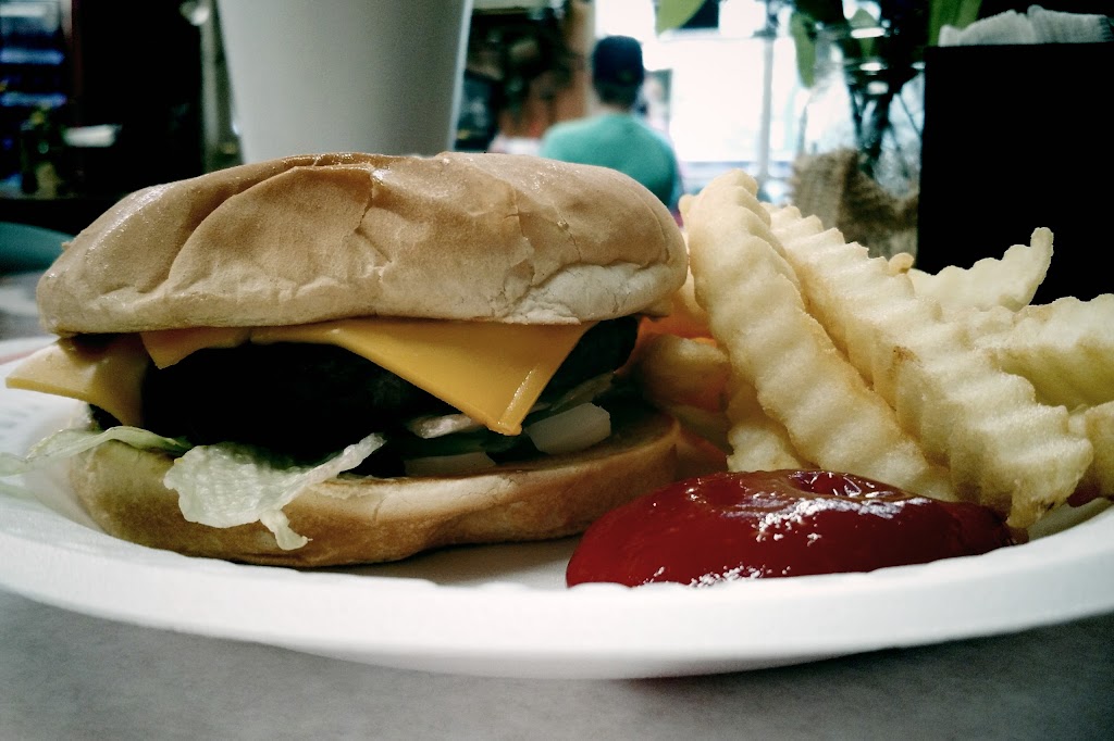 Davids Pro-Burger | restaurant | 7094 US-84, Winnfield, LA 71483, USA | 3186286386 OR +1 318-628-6386
