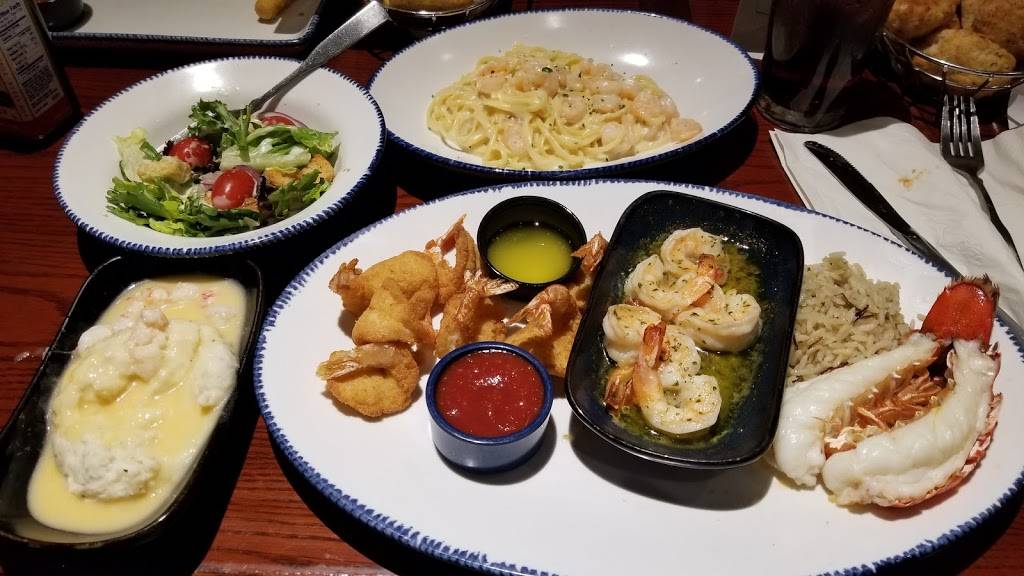 Red Lobster | restaurant | 3301 W Touhy Ave, Lincolnwood, IL 60712, USA | 8476740238 OR +1 847-674-0238