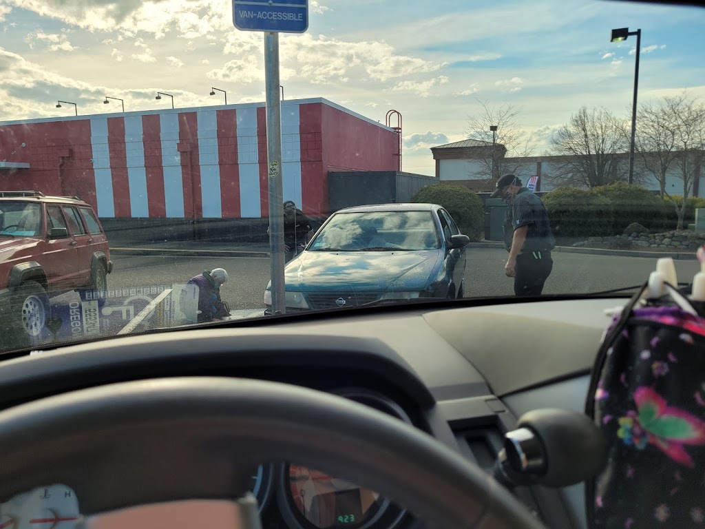 KFC | restaurant | 280 NE Beacon Dr, Grants Pass, OR 97526, USA | 5414795574 OR +1 541-479-5574