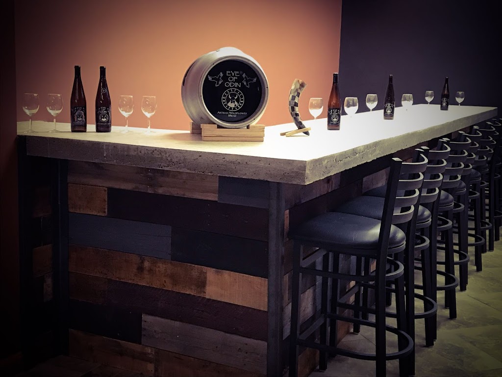 Woodland Cellars | restaurant | 212 N Main St, Hubbard, OH 44425, USA | 3305369988 OR +1 330-536-9988